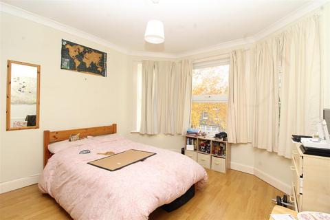 4 bedroom flat to rent - Lawley Street, London