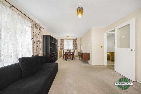 3 bedroom house for sale - Tristram Close, London