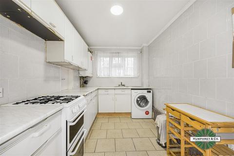 3 bedroom apartment for sale, Tristram Close, London
