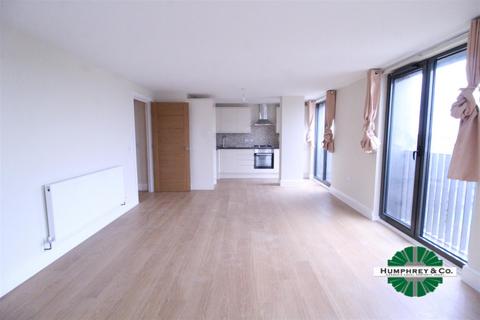 1 bedroom flat to rent, High Road, Ilford