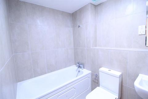 1 bedroom flat to rent, High Road, Ilford