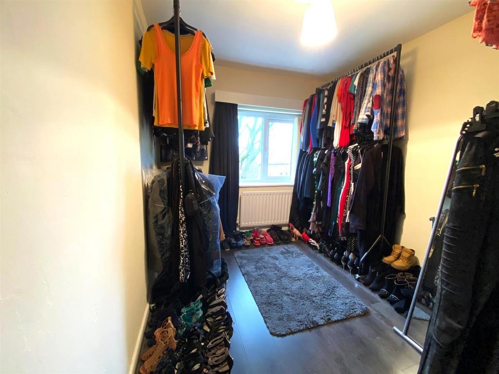 BEDROOM .jpg
