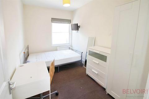 8 bedroom apartment to rent, Market Street, Nottingham