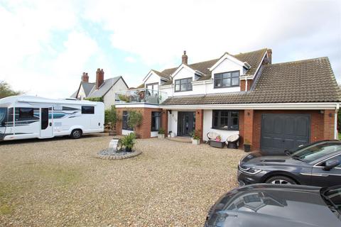 4 bedroom detached house for sale, Main Street, Patrington Haven