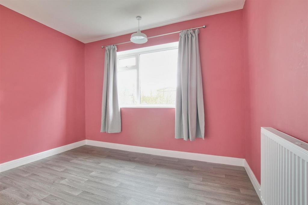Bedroom 2 (rear)