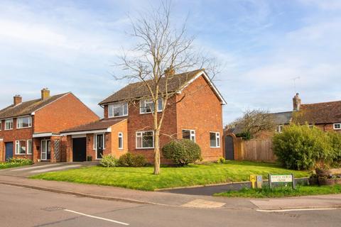 4 bedroom detached house for sale - White Horse Close, Hockliffe, Leighton Buzzard