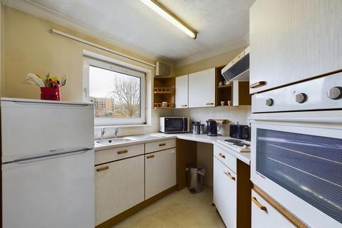 1 bedroom retirement property for sale, 76 Brighton Road, Coulsdon CR5