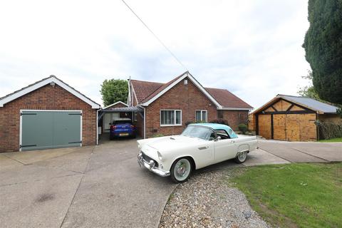 3 bedroom detached bungalow for sale, Hull Bridge Road, Beverley