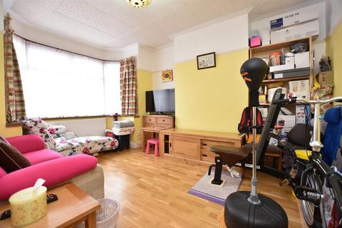 33 Torrington Drive, Harrow, HA2 8ND