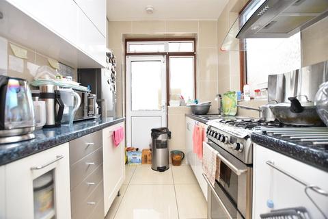 33 Torrington Drive, Harrow, HA2 8ND