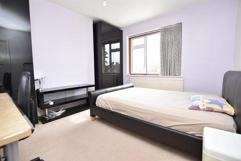 33 Torrington Drive, Harrow, HA2 8ND