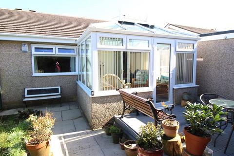 2 bedroom semi-detached bungalow for sale, Moorlands Avenue, Oakworth, Keighley, BD22