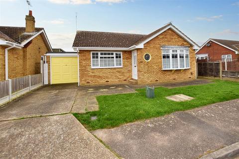2 bedroom detached bungalow for sale - Chapman Road, Canvey Island SS8
