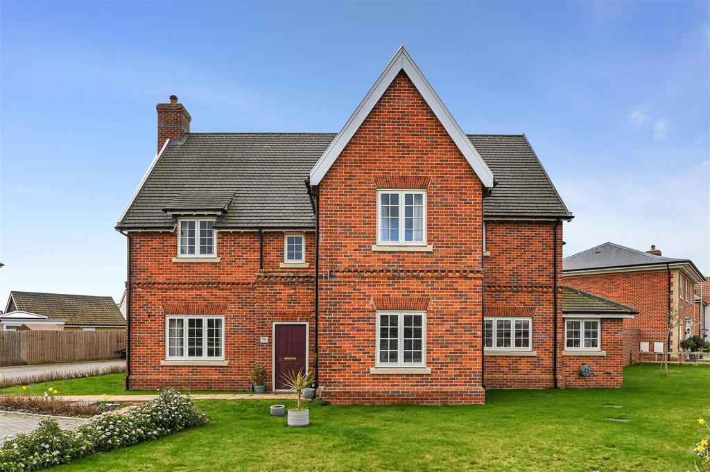 Propino Way, Mistley, Manningtree 5 bed detached house for sale £650,000