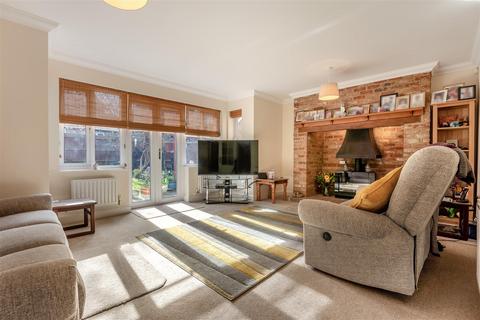 6 Busbridge Close, East Malling, West Malling, ME19 6BD