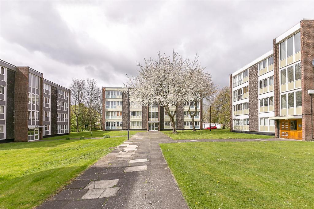 Monkridge Court, South Gosforth... 2 bed flat for sale £100,000