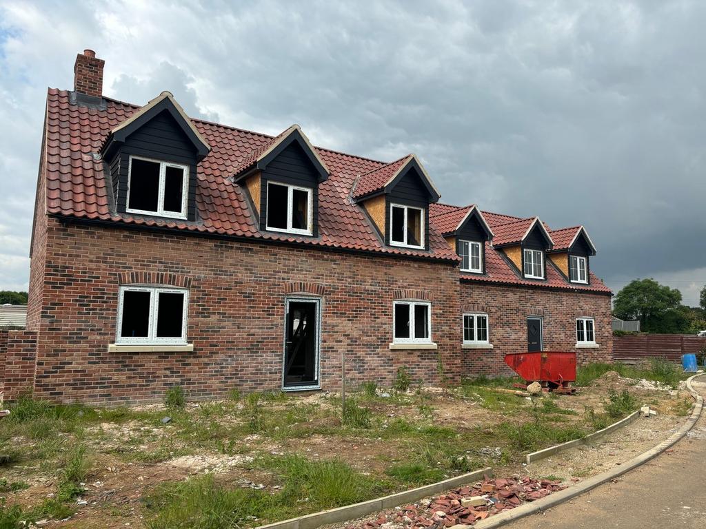 Low Road, Kings Lynn PE33 3 bed detached house for sale £335,000