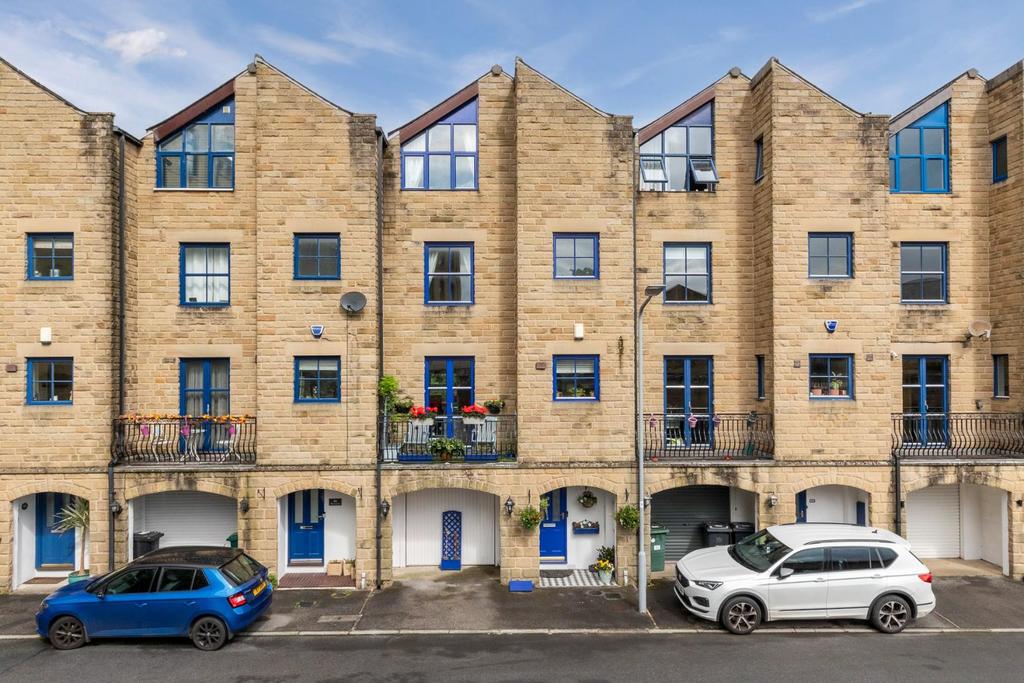 The Locks, Bingley 3 bed townhouse for sale £375,000