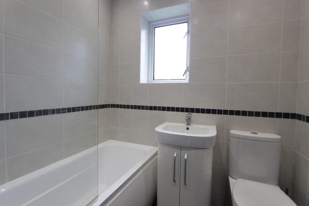 5. Bathroom .JPG