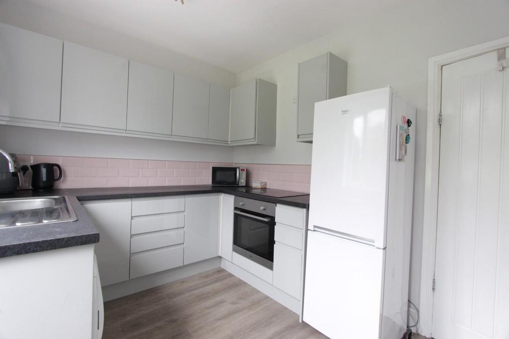 7.Kitchen.JPG