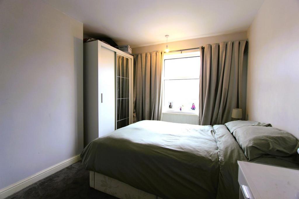 3. Bedroom 1 (2).JPG