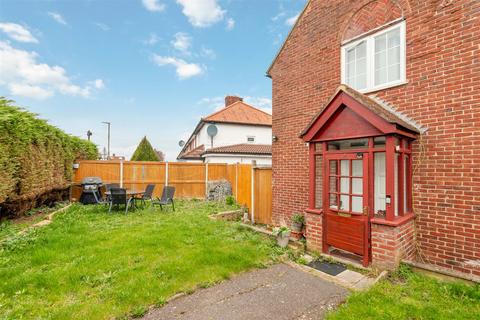 2 Evesham Road, Morden, SM4 6PP