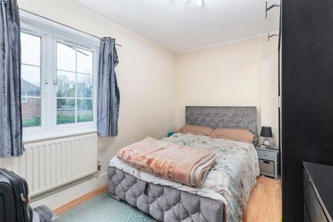 2 Evesham Road, Morden, SM4 6PP
