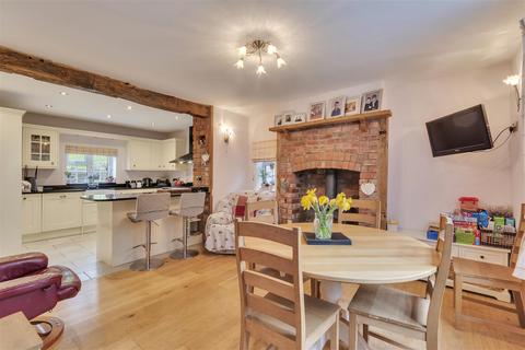3 bedroom detached house for sale, Dol Yr Heol, New Mills, Newtown