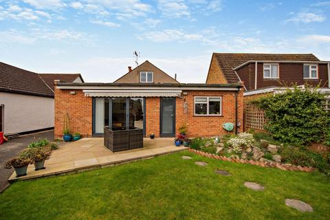 4 bedroom detached bungalow for sale - Townsend Road, Ashford TW15