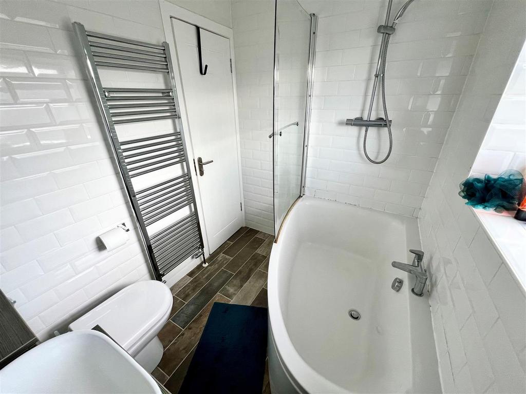 CR58 Bath1.jpg