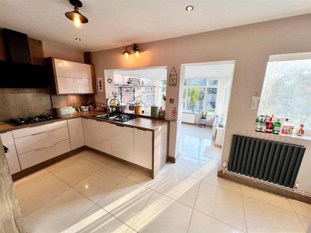CR58 Kitchen.jpg
