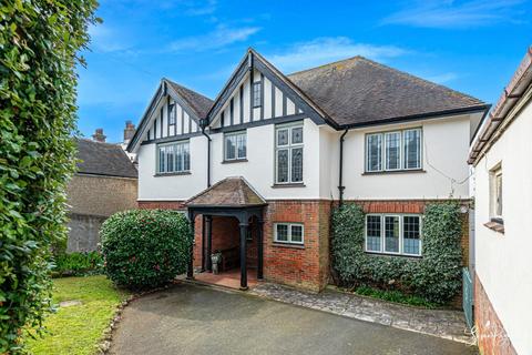 5 bedroom detached house for sale, Nunwell Street, Sandown