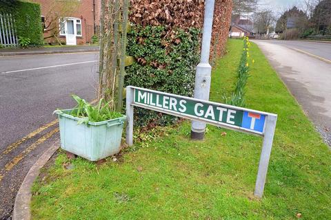 9 Millers Gate, Stone, ST15 8ZF
