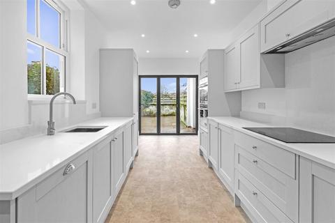 11 Scarcroft Hill, York, YO24 1DF
