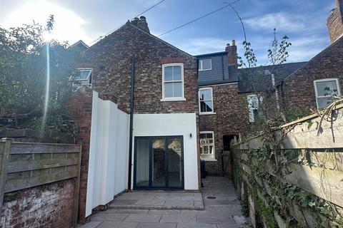 11 Scarcroft Hill, York, YO24 1DF