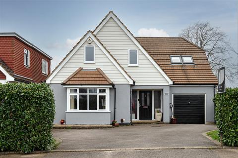 4 bedroom detached house for sale, Park View Road, Redhill