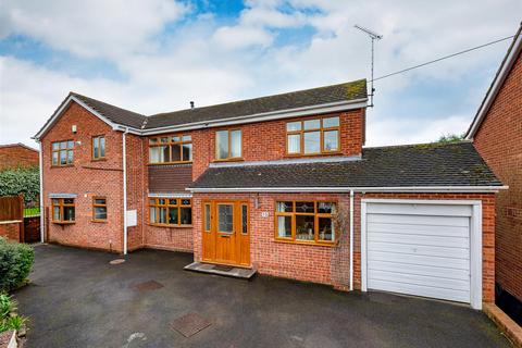 15 Ounsdale Crescent, Wombourne, Wolverhampton, WV5 9HU