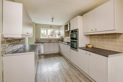 15 Ounsdale Crescent, Wombourne, Wolverhampton, WV5 9HU
