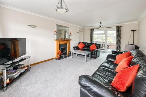 15 Ounsdale Crescent, Wombourne, Wolverhampton, WV5 9HU