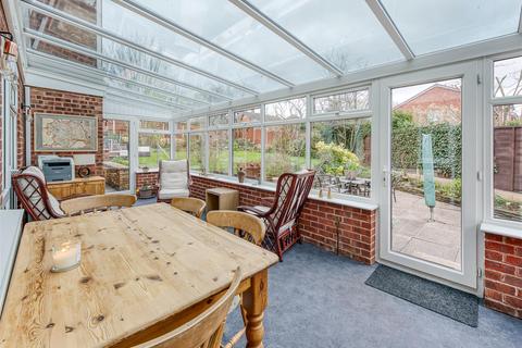 15 Ounsdale Crescent, Wombourne, Wolverhampton, WV5 9HU