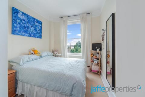 3 bedroom apartment to rent - Hemstal Road, London, NW6
