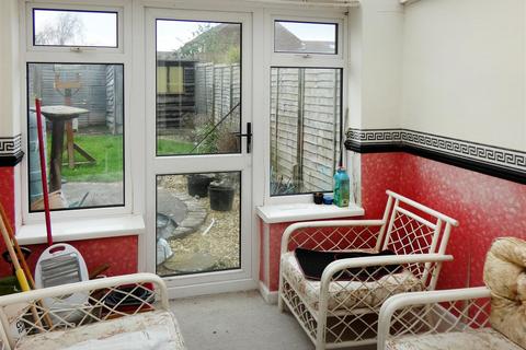 27 Barnsite Gardens, Rustington, Littlehampton, BN16 3QG