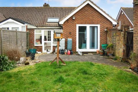 27 Barnsite Gardens, Rustington, Littlehampton, BN16 3QG