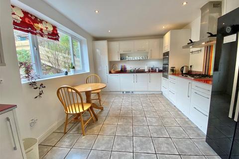 3 bedroom detached house for sale, Gorsey Intakes, Broadbottom