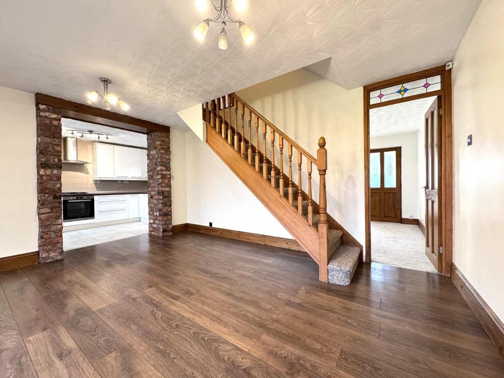 Sitting/dining room
