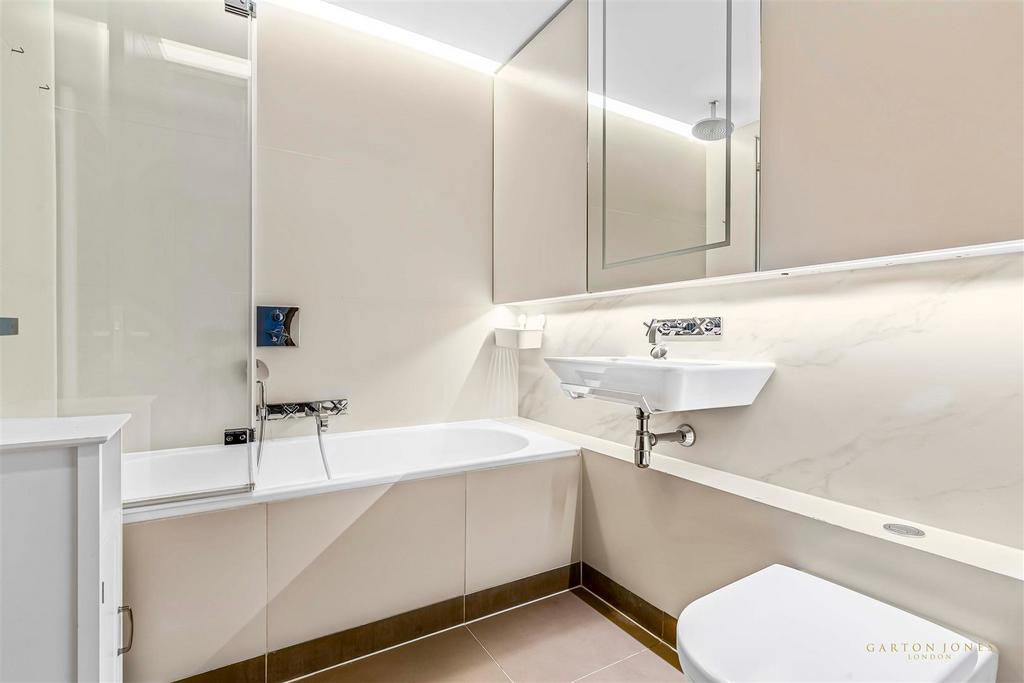 Bathroom.JPG