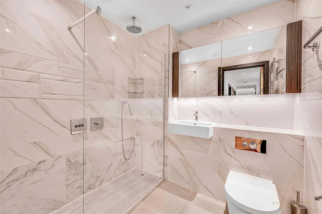Bathroom.JPG