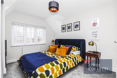 54 Devon Way, Northampton, NN3 6DX