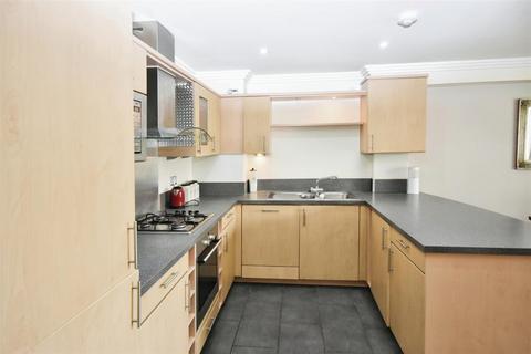 2 bedroom apartment to rent, Tallow Road, TW8