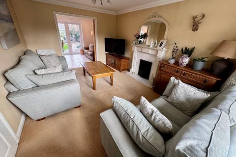 4 bedroom detached house for sale - Moorside Drive, Penwortham, Preston, PR1